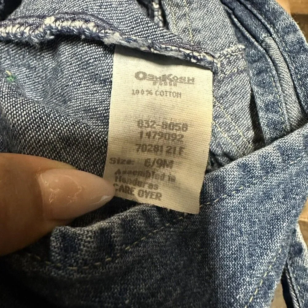 Vintage Oshkosh B’Gosh  Vestbak pleated Overalls 6-9 months dark denim
